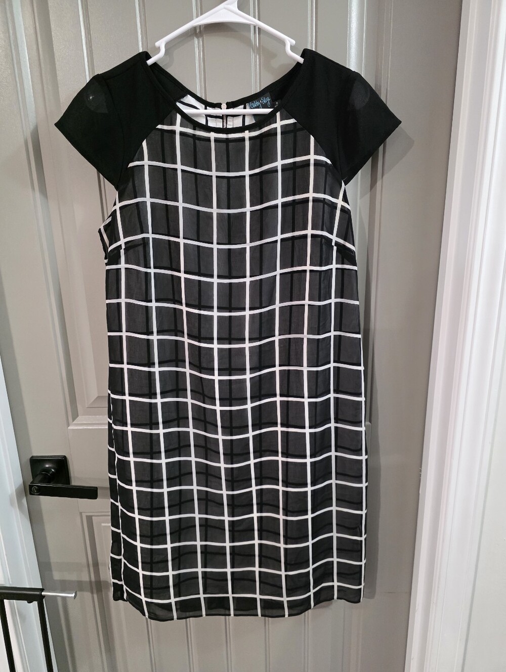 Gabby Skye Checkered Mesh Dress Womans Size 8